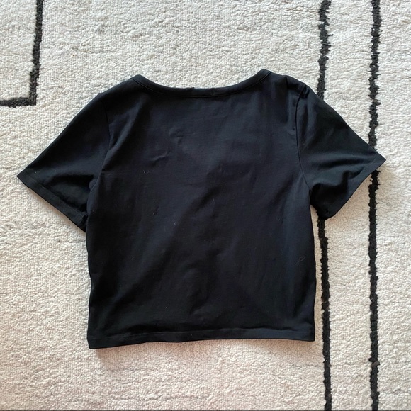 BOOHOO Black Vneck Button Front Crop T-shirt Top - Picture 5 of 6